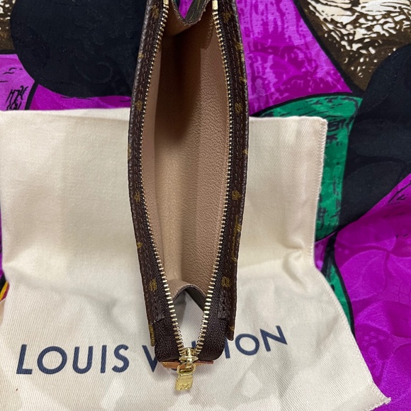 Pouch - Picture 5 of 9